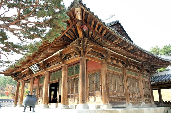 '김홍도'와 '정조(範)'는 동일 인물이며, 현 시대 '건축학도('95)'였다
